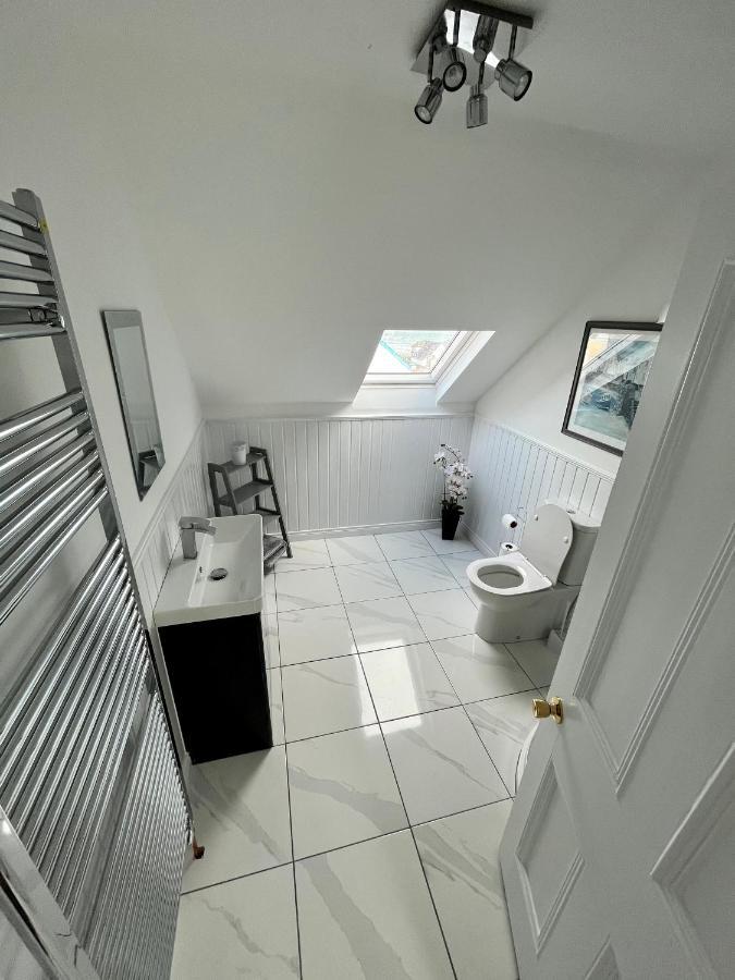 57 Main Street Newcastle Luxury Central Apartment Екстер'єр фото